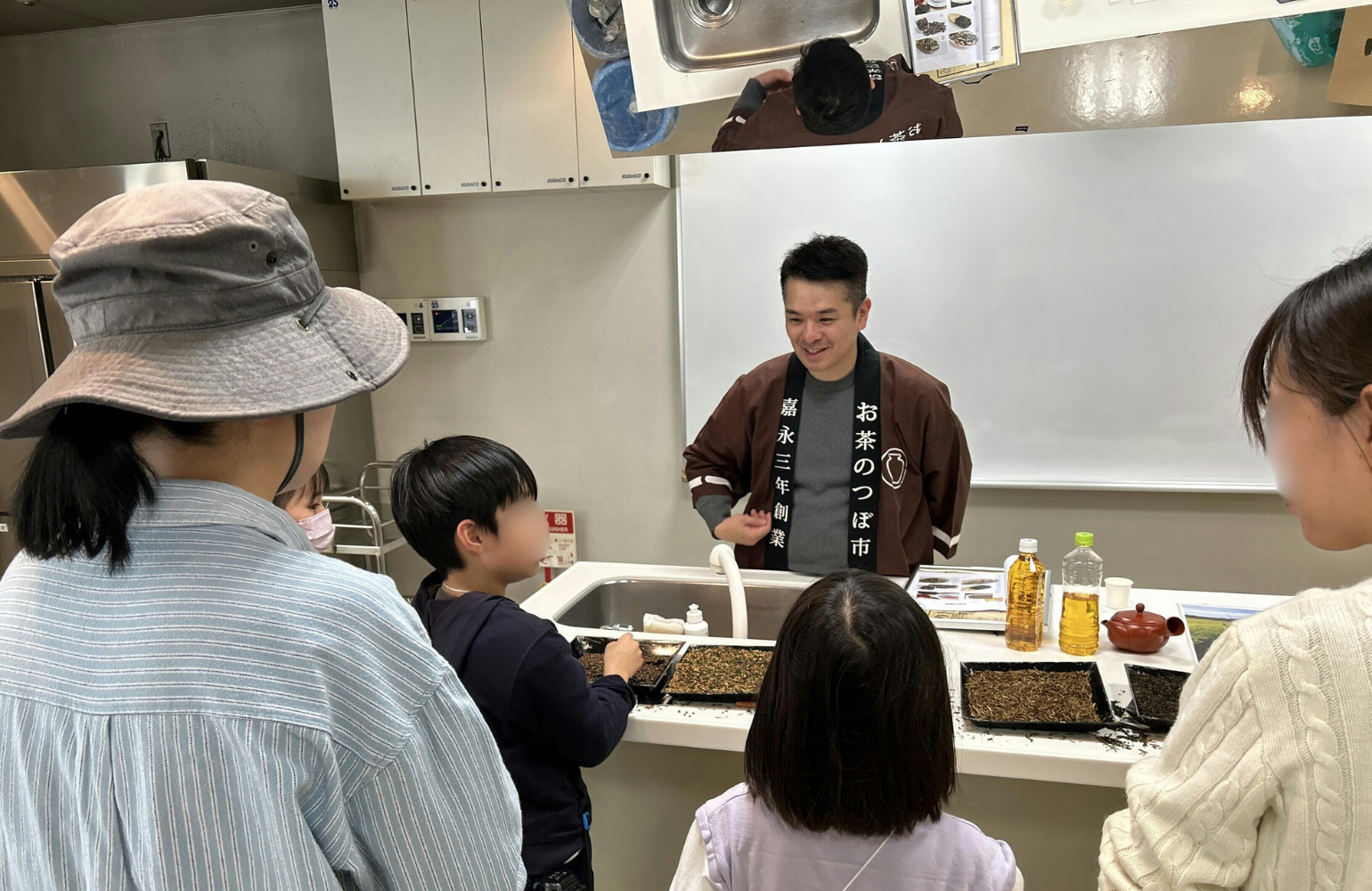 堺科学教育フェスタでつぼ市製茶本舗がお茶の淹れ方教室を開催